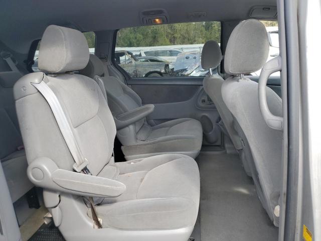 Photo 11 from auction – 2004 TOYOTA SIENNA CE with VIN 5TDZA23C84S089082
