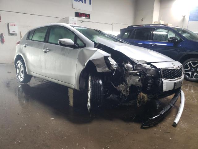 Photo 4 from auction – 2017 KIA FORTE LX with VIN KNAFK5A8XH5697288