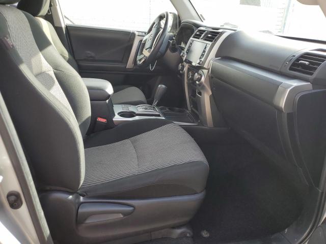 Photo 7 from auction – 2022 TOYOTA 4RUNNER SR with VIN JTEEU5JRXN5276924