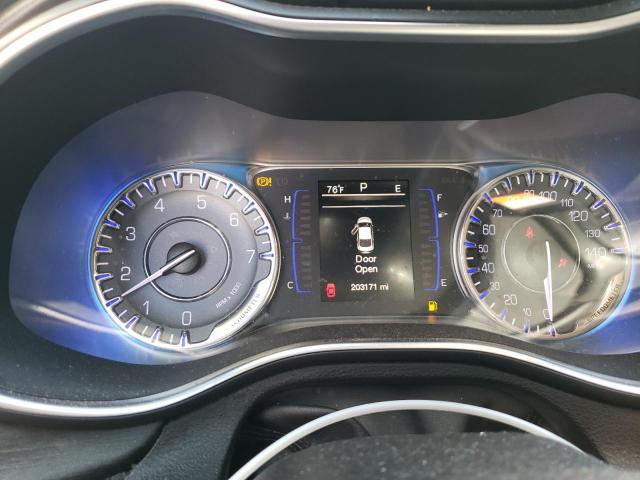 Photo 9 from auction – 2015 CHRYSLER 200 LIMITE with VIN 1C3CCCAB1FN602993