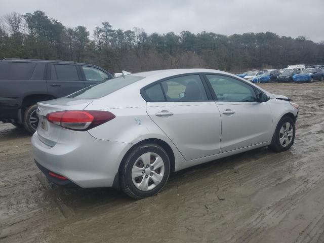 Photo 3 from auction – 2017 KIA FORTE LX with VIN 3KPFK4A72HE006621