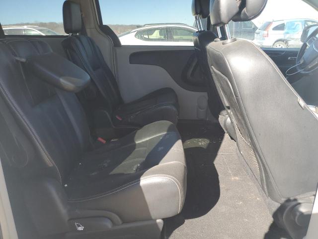 Photo 11 from auction – 2015 CHRYSLER TOWN & COU with VIN 2C4RC1BGXFR730706