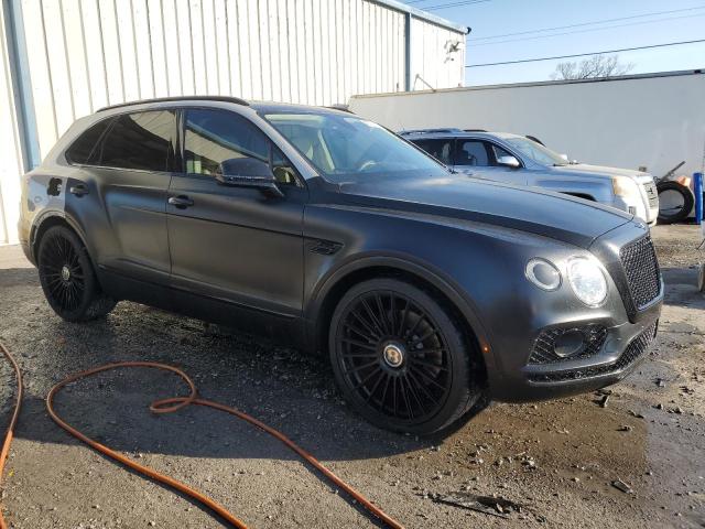Photo 4 from auction – 2017 BENTLEY BENTAYGA with VIN SJAAC2ZVXHC016000