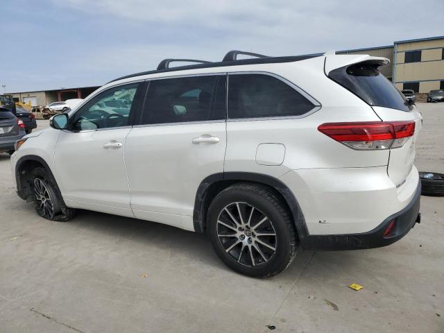Photo 2 from auction – 2018 TOYOTA HIGHLANDER with VIN 5TDKZRFHXJS533603