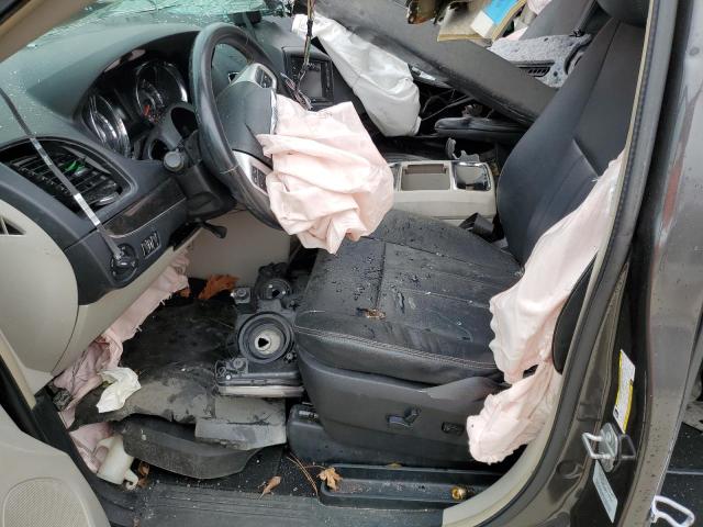 Photo 7 from auction – 2016 CHRYSLER TOWN & COU with VIN 2C4RC1BG2GR214809