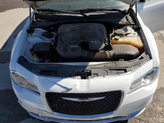 Photo 11 from auction – 2015 CHRYSLER 300 LIMITE with VIN 2C3CCAAG0FH867736
