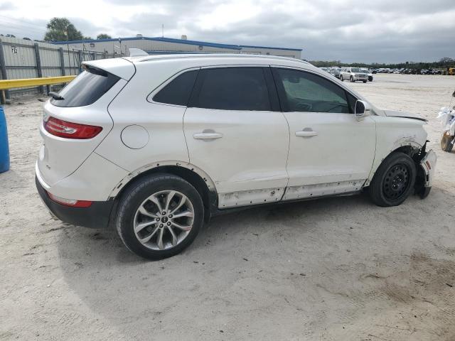 Photo 3 from auction – 2017 LINCOLN MKC SELECT with VIN 5LMCJ2C93HUL32642