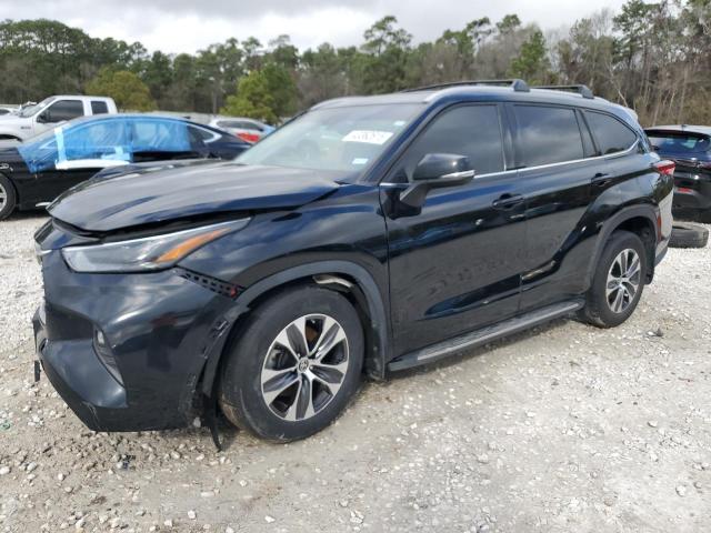 TOYOTA HIGHLANDER 2022 with VIN 5TDGZRAH4NS138125 - Photo from auction
