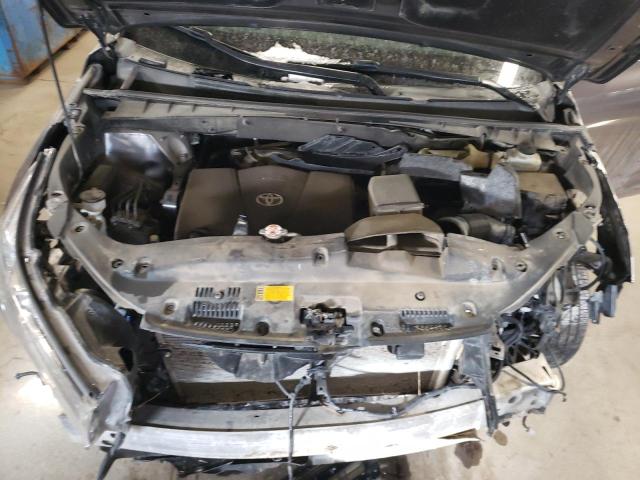 Photo 12 from auction – 2018 TOYOTA HIGHLANDER with VIN 5TDDZRFH6JS833552