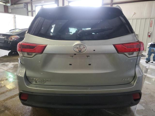 Photo 6 from auction – 2018 TOYOTA HIGHLANDER with VIN 5TDKZRFH7JS265657