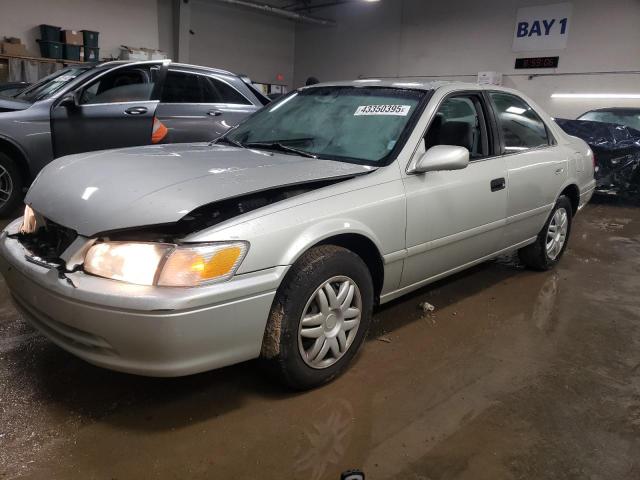 TOYOTA CAMRY CE 2000 with VIN 4T1BG22K9YU690085 - Photo from auction