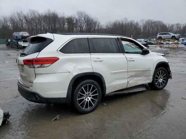 Photo 3 from auction – 2018 TOYOTA HIGHLANDER with VIN 5TDJZRFH3JS533857