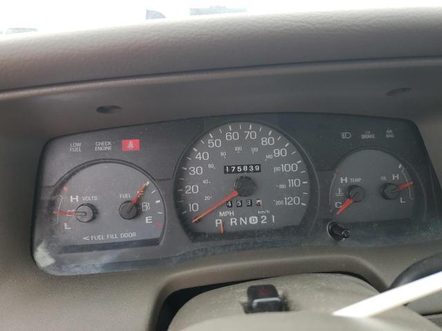 Photo 9 from auction – 2002 MERCURY GRAND MARQ with VIN 2MEFM75W32X654725