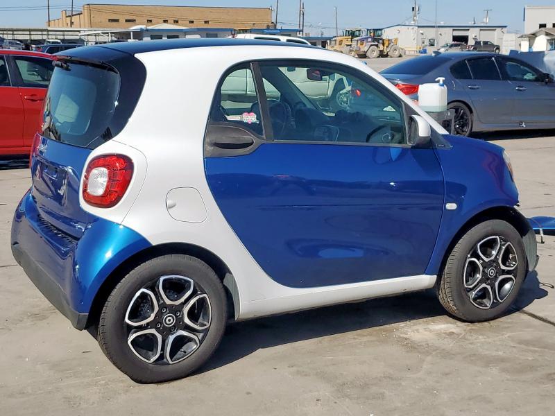 Photo 3 from auction – 2016 SMART FORTWO with VIN WMEFJ5DA4GK058071