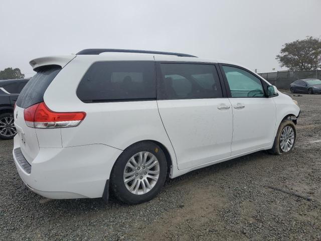 Photo 3 from auction – 2013 TOYOTA SIENNA XLE with VIN 5TDYK3DC6DS403406
