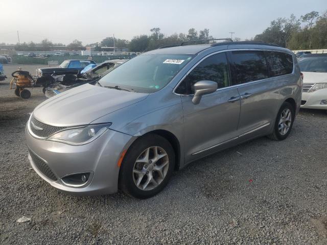 CHRYSLER PACIFICA T 2017 with VIN 2C4RC1BG1HR534267 - Photo from auction