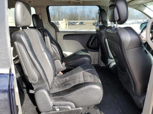 Photo 11 from auction – 2016 CHRYSLER TOWN & COU with VIN 2C4RC1JG5GR261494