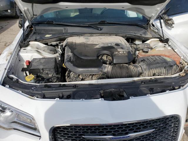 Photo 11 from auction – 2017 CHRYSLER 300 LIMITE with VIN 2C3CCARG1HH610415