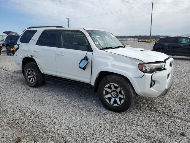 Photo 4 from auction – 2019 TOYOTA 4RUNNER SR with VIN JTEBU5JR4K5716005