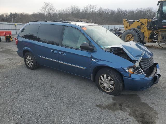 Photo 4 from auction – 2005 CHRYSLER TOWN & COU with VIN 2C4GP54L45R292292