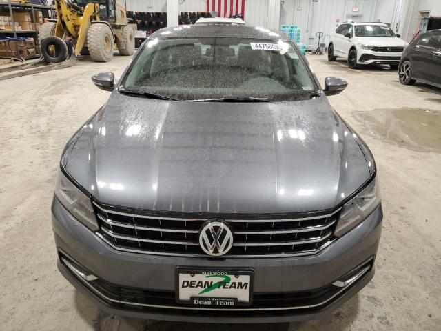 Photo 5 from auction – 2016 VOLKSWAGEN PASSAT with VIN 1VWAT7A3XGC040962
