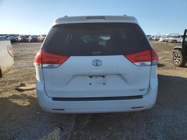 Photo 6 from auction – 2011 TOYOTA SIENNA XLE with VIN 5TDYK3DC4BS064187