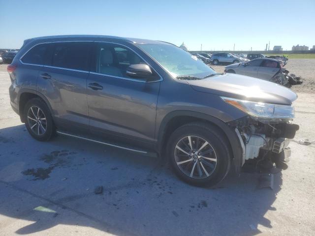 Снимка 4 от търг – 2017 TOYOTA HIGHLANDER с VIN 5TDKZRFH4HS513597