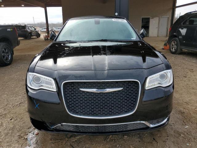 Photo 5 from auction – 2017 CHRYSLER 300 LIMITE with VIN 2C3CCAAG3HH552481