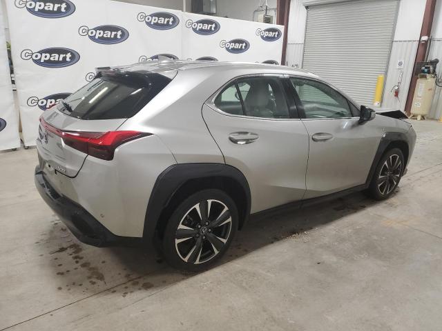 Photo 3 from auction – 2019 LEXUS UX 200 with VIN JTHY3JBHXK2017817