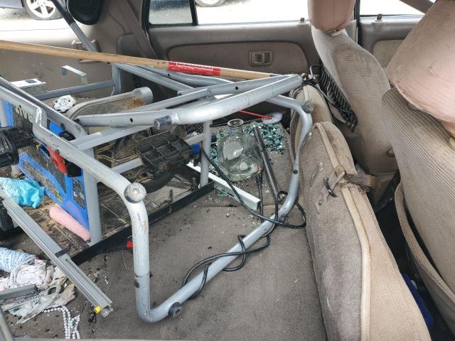 Photo 11 from auction – 2000 TOYOTA 4RUNNER SR with VIN JT3GN86R4Y0166817