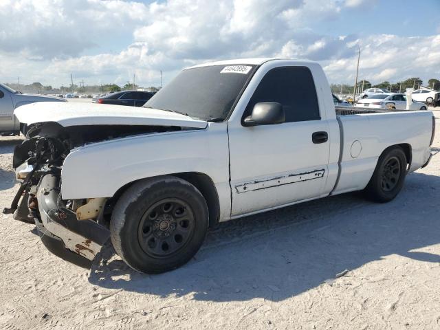 CHEVROLET SILVERADO 2004 with VIN 1GCEC14V64Z284812 - Photo from auction