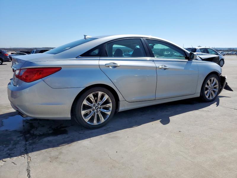 Photo 3 from auction – 2012 HYUNDAI SONATA SE with VIN 5NPEC4AC5CH433026