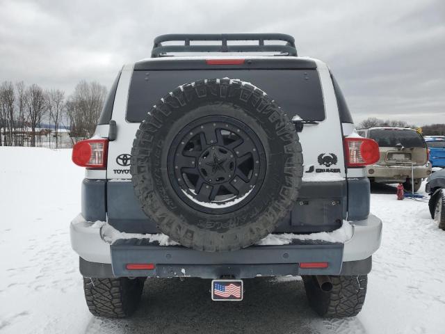 Photo 6 from auction – 2007 TOYOTA FJ CRUISER with VIN JTEBU11F070077950