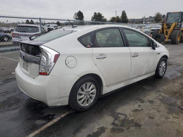Photo 3 from auction – 2015 TOYOTA PRIUS PLUG with VIN JTDKN3DP8F3073174