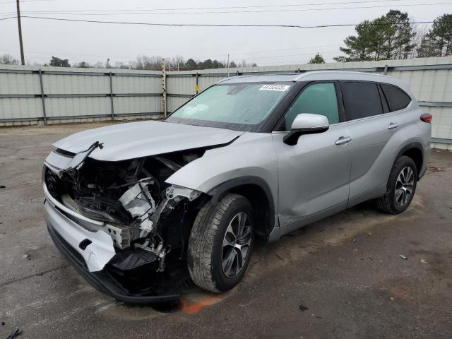 TOYOTA HIGHLANDER 2022 with VIN 5TDGZRAH0NS095094 - Photo from auction