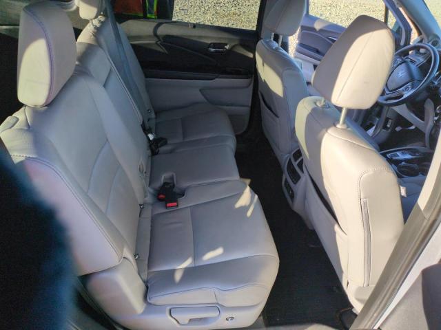 Photo 11 from auction – 2017 HONDA PILOT TOUR with VIN 5FNYF6H9XHB074322