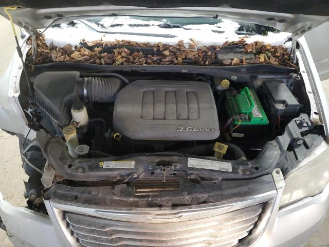Photo 12 from auction – 2011 CHRYSLER TOWN & COU with VIN 2A4RR8DG4BR758851