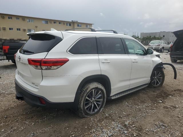 Photo 3 from auction – 2018 TOYOTA HIGHLANDER with VIN 5TDJZRFH9JS541056