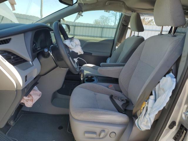 Photo 7 from auction – 2018 TOYOTA SIENNA LE with VIN 5TDKZ3DC2JS900949