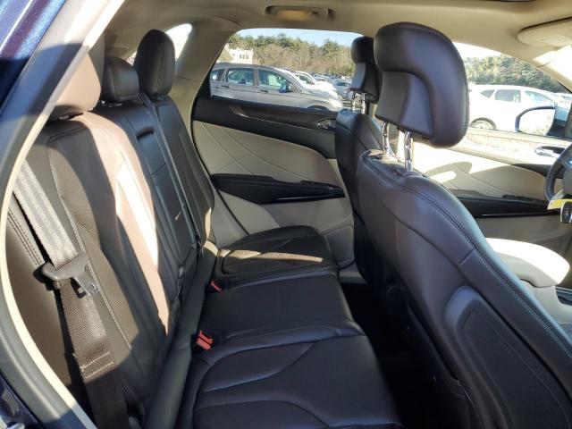 Photo 11 from auction – 2017 LINCOLN MKC RESERV with VIN 5LMCJ3D9XHUL04213