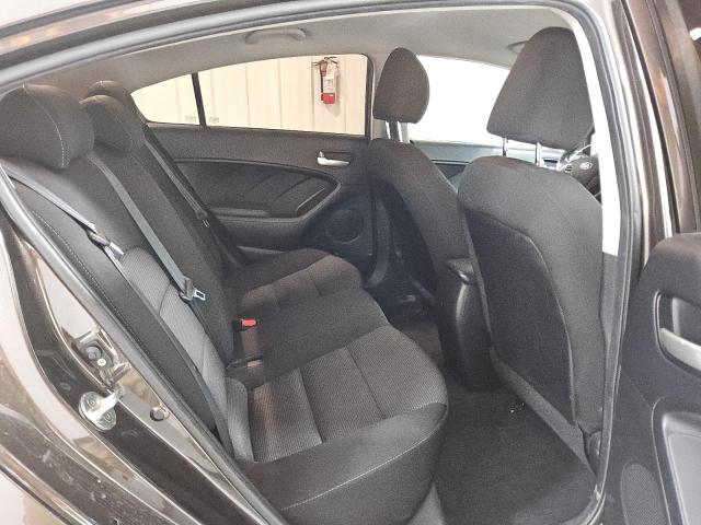 Photo 10 from auction – 2018 KIA FORTE LX with VIN 3KPFK4A76JE227211