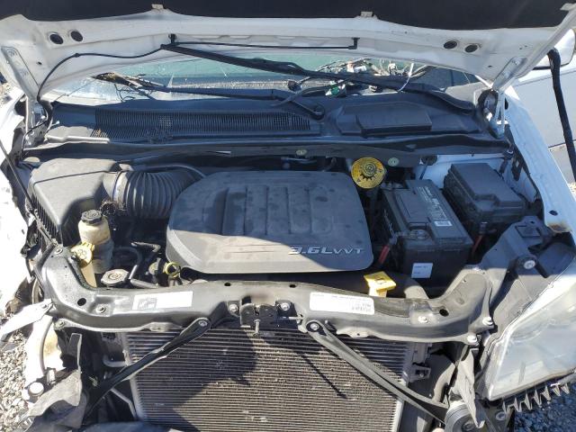 Photo 12 from auction – 2015 CHRYSLER TOWN & COU with VIN 2C4RC1BG4FR697878