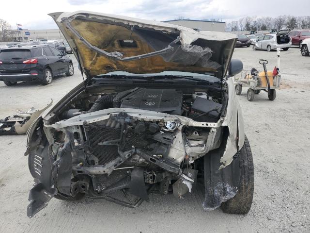 Photo 5 from auction – 2004 TOYOTA 4RUNNER SR with VIN JTEZU14R048022867