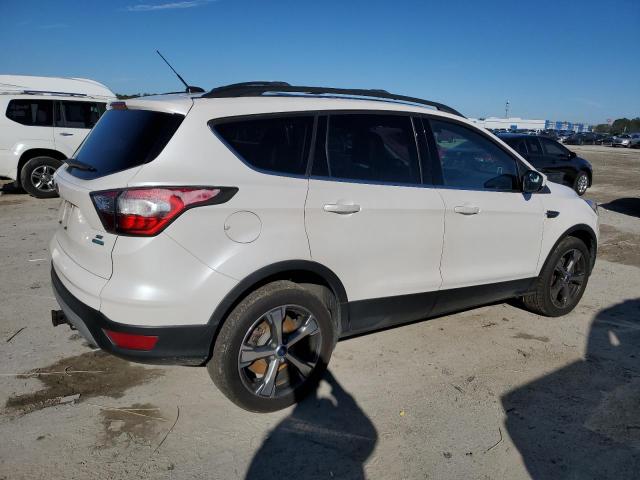 Photo 3 from auction – 2017 FORD ESCAPE SE with VIN 1FMCU0G9XHUB26503