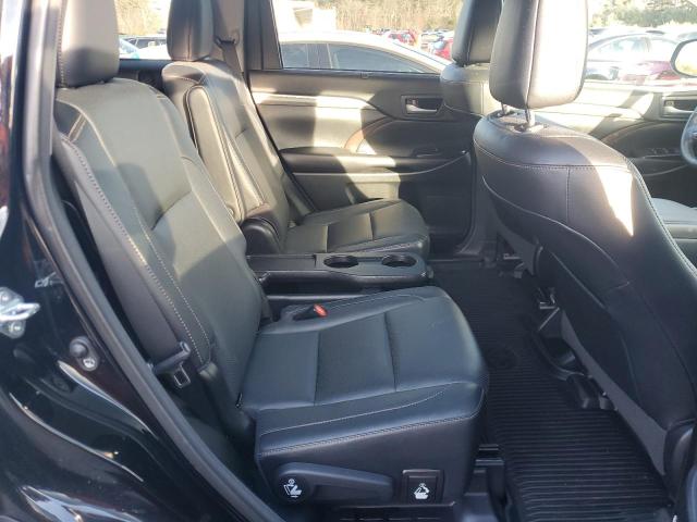 Photo 11 from auction – 2017 TOYOTA HIGHLANDER with VIN 5TDDZRFH9HS457410