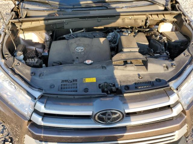 Снимка 12 от търг – 2018 TOYOTA HIGHLANDER с VIN 5TDKZRFH5JS272963