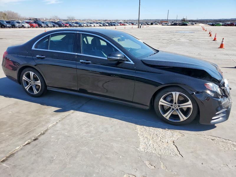 Photo 4 from auction – 2017 MERCEDES-BENZ E 300 with VIN WDDZF4JB7HA284719
