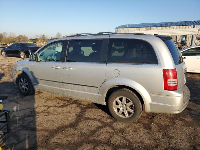 Photo 2 from auction – 2010 CHRYSLER TOWN & COU with VIN 2A4RR5D18AR252562