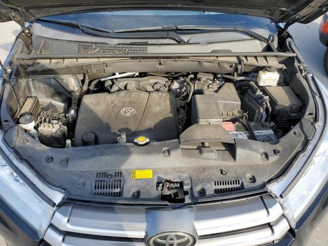 Снимка 12 от търг – 2017 TOYOTA HIGHLANDER с VIN 5TDBZRFH9HS425029