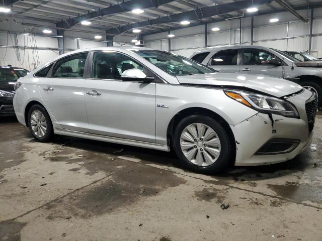 Photo 4 from auction – 2016 HYUNDAI SONATA HYB with VIN KMHE24L14GA013880